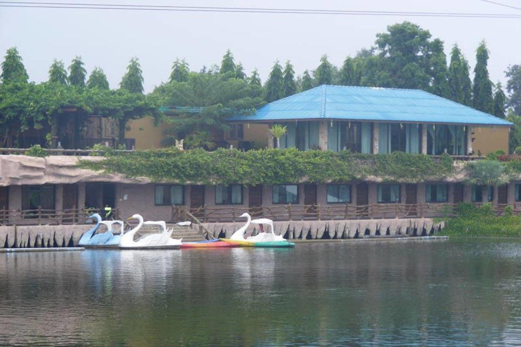 Chart Trip Resort Nakhonratchasima Екстериор снимка